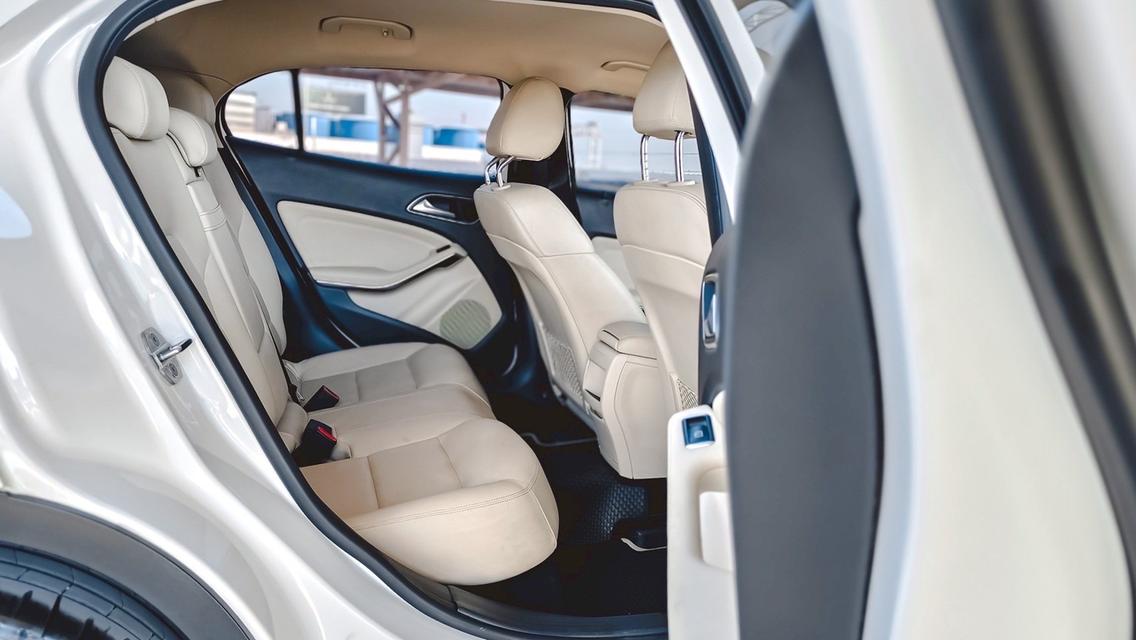 Mercedes-Benz GLA 200 AMG Dynamic 1.6 7A/T ปี 2019 17