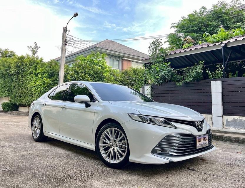 รหัสรถ AP3434 CAMRY 2.5 G ปี 2021 Top Sunroof สีขาวมุก 