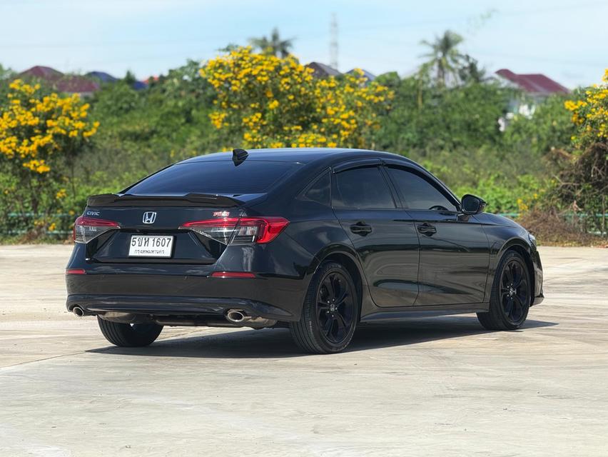 HONDA CIVIC FE Sedan 4dr CVT FWD 1.5 TURBO RS Y22. สีดำ
