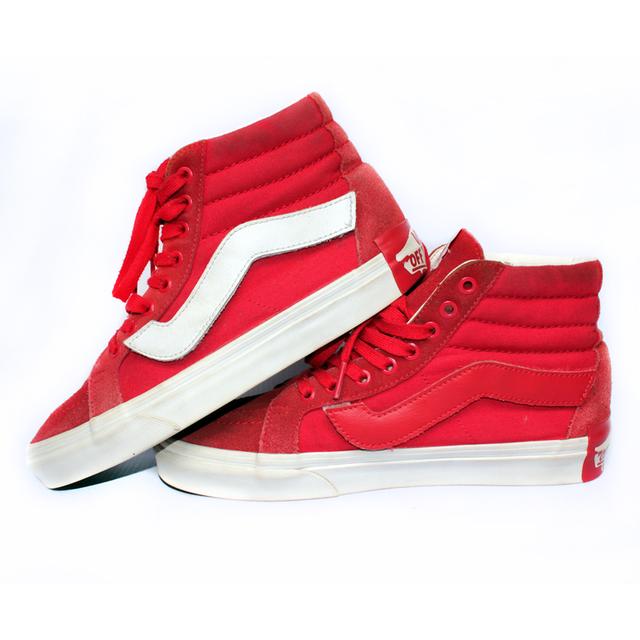 Vans ผ้าใบหุ้มข้อมือสอง สีแดง ลายด้านข้างถอดได้ สภาพเหมือนใหม่ ส่งฟรี!