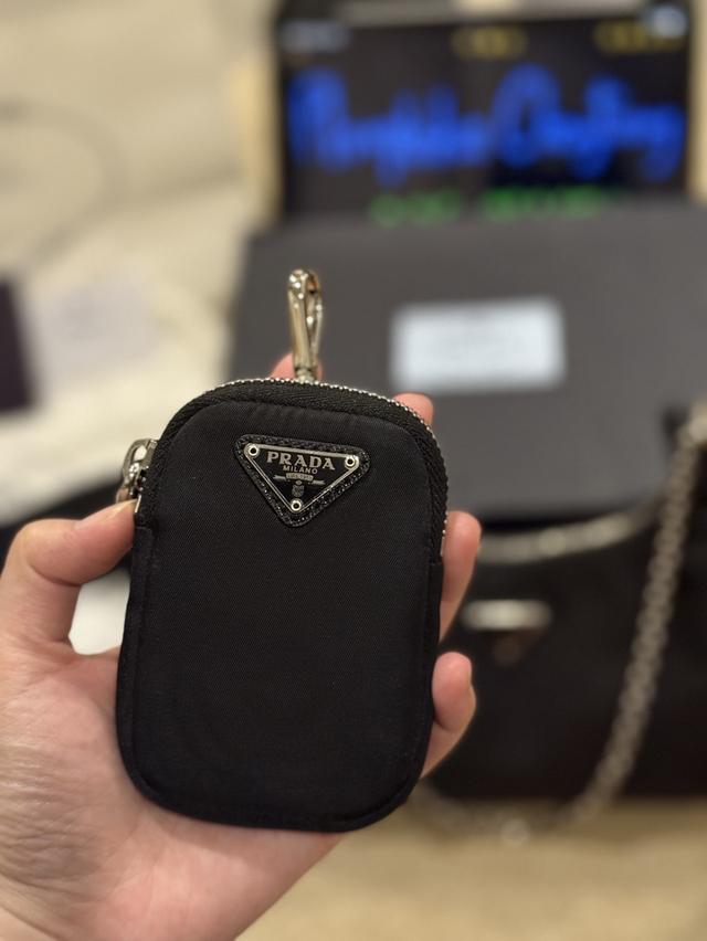 Prada re-edition 2005 Y21 Black สายโซ่ 2
