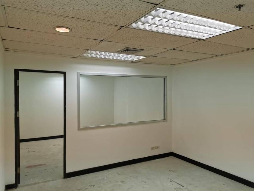 FOR RENT AND SALE SPACEC FOR OFFICE AND TRADE AT BANG RAK ขายและให้เช่าพื้นที่ 1