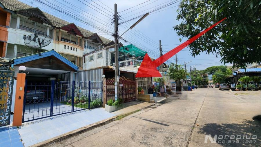 Listing No. 68040558 : ทาวน์โฮม 3 ชั้น เล่นระดับ 4 ห้องนอน บนที่ดินขนาด 26 ตร.ว. หมู่บ้านมโนรมย์ 4 เลี่ยบคลองสอง คลองสามวา กรุงเทพฯ 3