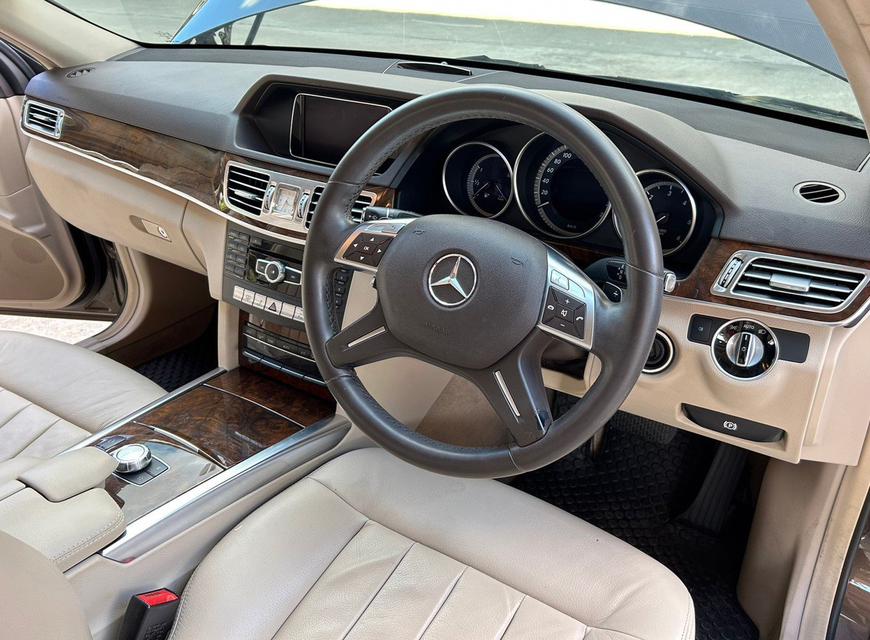 Mercedes Benz E300 BlueTec Hybrid W212 ปี 2013   6