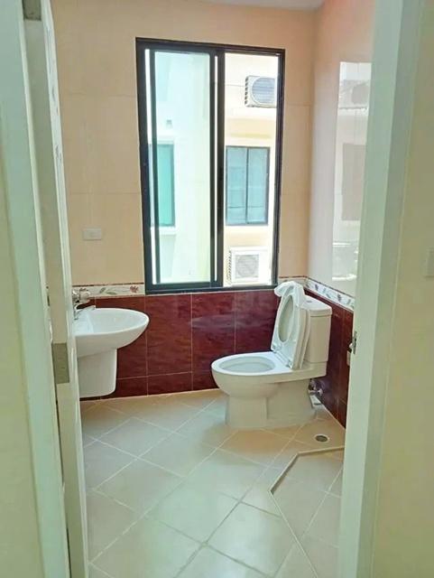 เซ็นทรัล บางนา 600 ม. ให้เช่าทาวน์โฮม 3.5ชั้น 21ตร.ว. 270 ตร.ม.MRT ศรีลาซาล 1.3กม. มอนเตสซอรี่ อะแคเดอมี่ 200 ม. 3 นอน 4 8