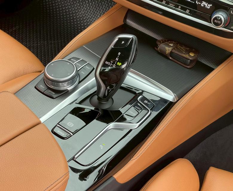 ขาย BMW 520d Msport ปี21 10