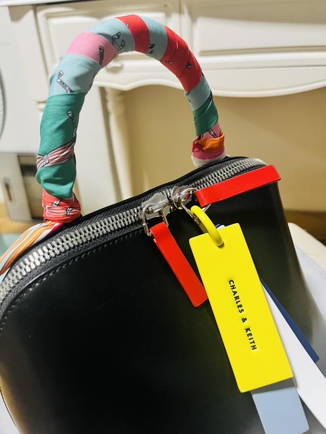 กระเป๋า Charles & Kieth รูปที่ 4