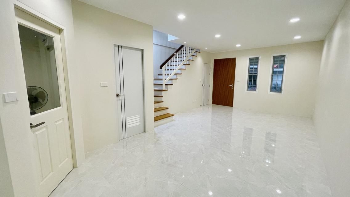 ทาวน์เฮาส์  กรุงเทพ กรีฑา7 4