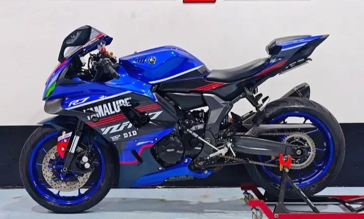 Yamaha R7 สี Blue 2