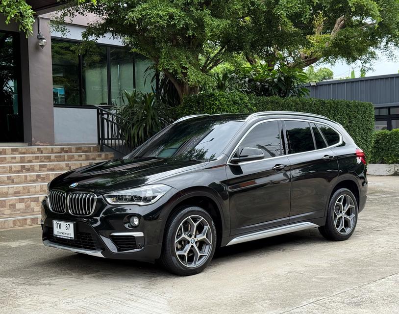 2018 BMW X1 F48 18D รถมือเดียวสภาพป้ายแดง รถวิ่งน้อยเพียง 63,000 กม เข้าศูนย์ตรงระยะ ไม่เคยมีอุบัติเหตุครับ