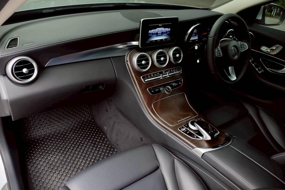 รหัสรถ PR8245 Mercedes Benz C350e Exclusive ปี 2017 13