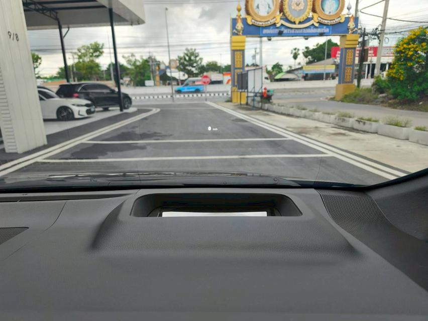 TOYOTA VELLFIRE 2.5 HEV 6