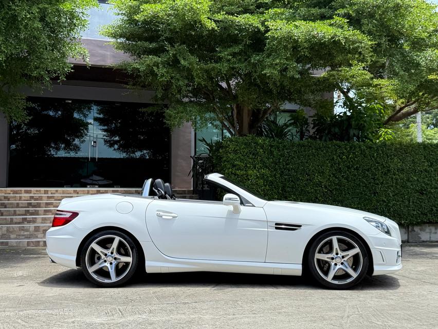 2015 BENZ SLK CARBON LOOK รถมือเดียวออกป้ายแดง รถวิ่งน้อย ประวัติ SERVICE ครบ รถไม่เคยมีอุบัติเหตุครับ