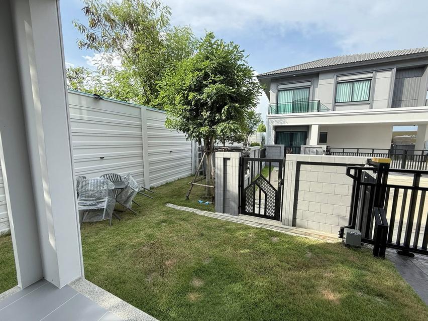 หมู่บ้าน บริทาเนีย บางนาศรีวารี  ซอยวัดศรีวารีน้อย บ้านใหม่อยู่ยังไม่ถึงปี บ้านตกแต่งพร้อมอยู่ 20