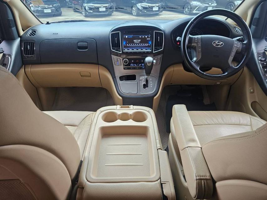 เข้าใหม่#Hyundai #H1 deluxe Top ปี 2018 จด 2019 สีดำ ดีเซล 11 ที่นั่งรถศูนย์ฮุนได ไมล์แท้เพียง 149,xxx km. รูปที่ 6