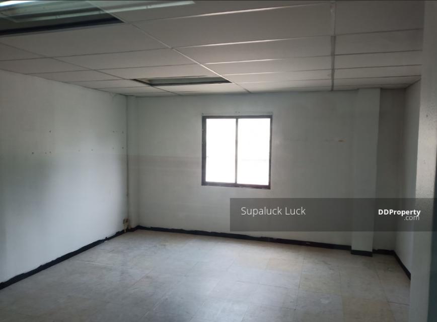 ให้เช่าพื้นที่ 25 ตารางเมตร (ชั้น 2) ติดถนนสุขุมวิท ห่างจาก BTS อุดมสุข เพียง 250 เมตร 4