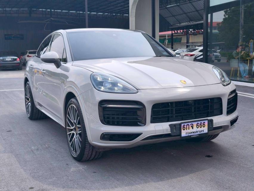 รหัสรถ KPV666 2022 PORSCHE CAYENNE 3.0 HYBRID COUPE สี  Crayon 3