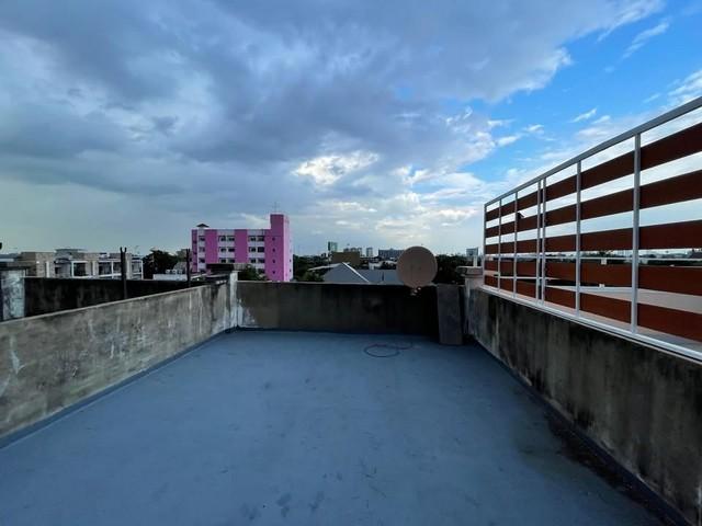 ให้เช่าอาคารพาณิชย์ 4.5 ชั้นปากซอยเป็นสถานีรถไฟฟ้าสายสีเหลือง สถานีลาดพร้าว 71 ทำเลค้าขาย ย่าน นาคนิวาส ลาดพร้าว เลียบด่ 5