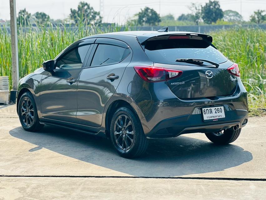 รถบ้านเข้าใหม่ สวย เดิม เข้าศูนย์ตลอด วารันตีหลังการขาย #MAZDA 2 Skyactiv 1.3 High Connect ปี2017จด2018 สีน้ำตาลเข้ม เกีรย์ออโต้ เครื่องเบนซิน ราคา รูปย่อยที่ 3