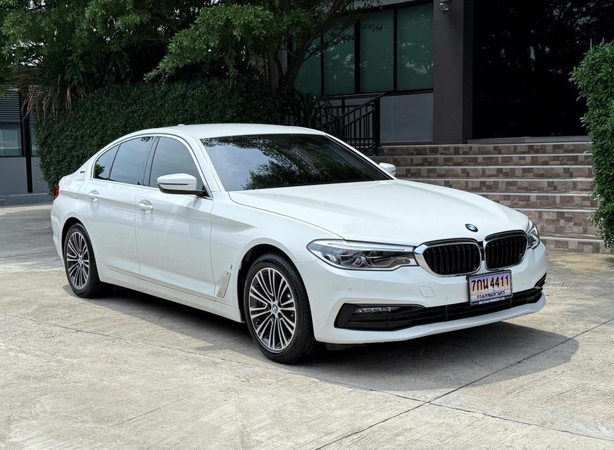 2021 BMW 530e G30 รถมือเดียวออกป้ายแดง รถวิ่งน้อยเพียง 74,000 กม รถเข้าศูนย์ทุกระยะ ไม่เคยมีอุบัติเหตุครับ