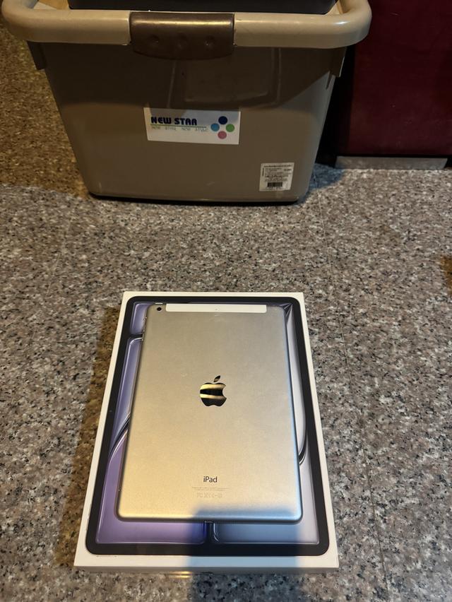 ขายๆๆๆถูกๆๆiPadAirสีSilver16กิ๊กWifi Celluer ใส่ซิมได้คับใช้งานดีทุกๆฟังชั่นสูนTrueทุกๆฟังชั่นรีสโตได้ตลอดไม่มีติดไอคราว Model TH/A  สภาพ: 99.99% สวย 2