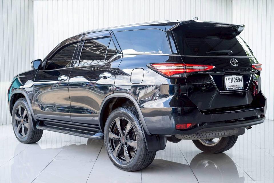 Toyoya Fortuner 2.4V Eeader ปี21 6