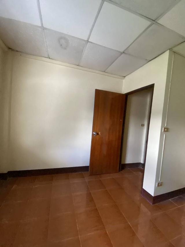 ขายทาวน์เฮาส์ ในเขตเทศบาลตำบลขลุง จังหวัดจันทบุรี หมู่บ้านอรวรรณ 6