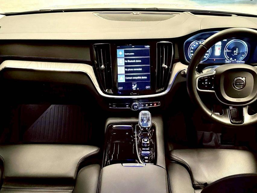 Volvo V60 T8 Inscription 4WD Wagon ปี 2020 14