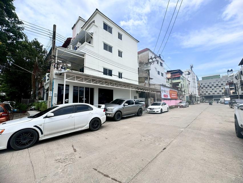 ขายตึกแถว 4 ชั้น ซอยศรีนครินทร์ 40 รีโนเวทใหม่ ราคาสุดคุ้ม เพียง 7.2 ล้านบาทเท่านั้น (N.1803) 18