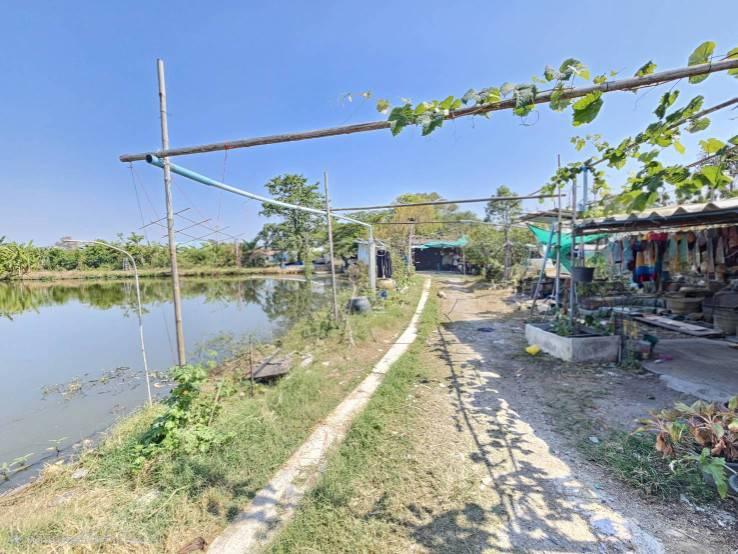 ขายด่วนที่ดิน แปลงใหญ่  บางเสาธง  สมุทรปราการ ติดถนนสาธารณะ แบ่งขายได้ 4