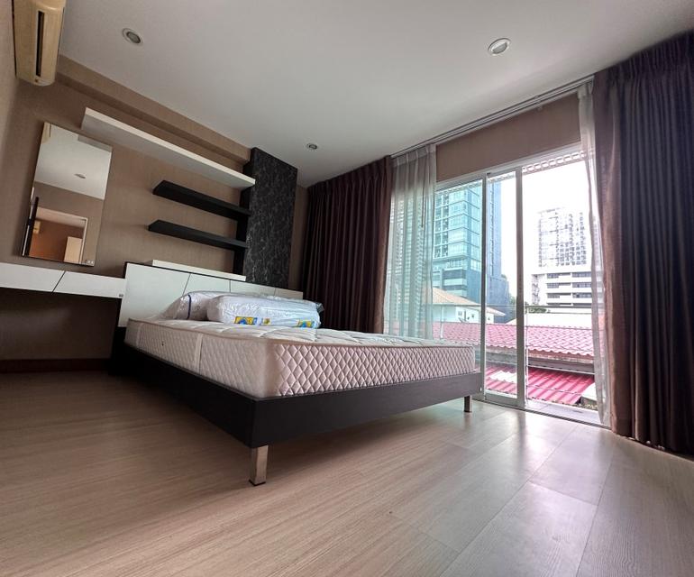 ขายต่ำกว่าราคาประเมิน  ห้องมุมชั้น 2  ห้องใหญ่ 52 ตรม 2นอน แต่งสวย เฟอร์ครบ  7