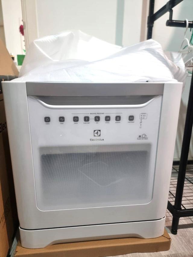 เครื่องล้างจานตั้งโต๊ะ ELECTROLUX ยกให้ราคาแค่ครึ่งเดียว ได้เครื่องใหม่กล่องยังไม่แกะ (ทดสอบแล้วใช้งานได้ปกติ)