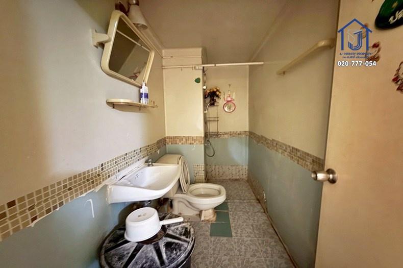 คอนโดมิเนียม 7