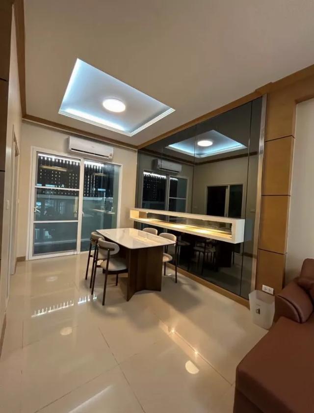 ให้เช่าทาวน์เฮ้าส์ บ้านกลางเมือง เอสเซ้นส์ พระราม 9-ลาดพร้าว BRE25533