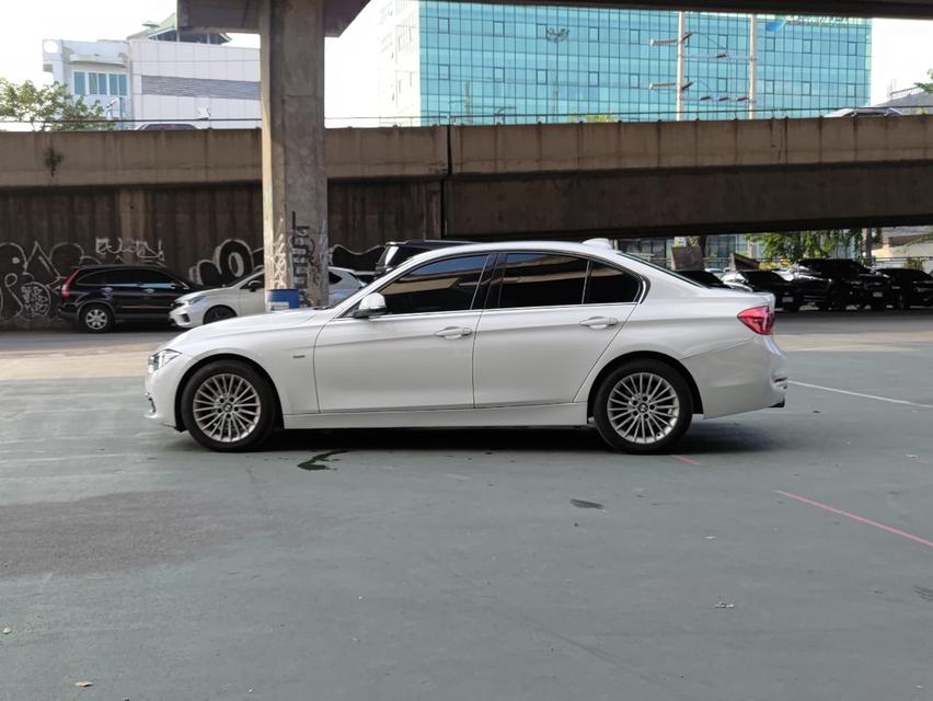 ขายรถ BMW 320I Luxury ปี 2018 สีขาว เกียร์ออโต้ 7