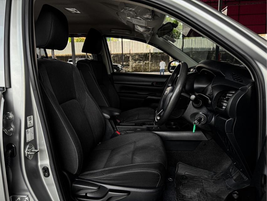 รหัสรถ WRT3253 2021 TOYOTA HILUX REVO, 2.4 ENTRY Z EDITIONโฉม DOUBLE CAB สีเทา เกียร์ออโต้ 13