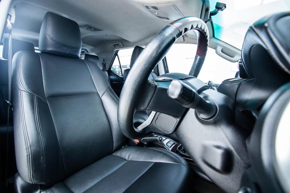 TOYOTA FORTUNER 2.4 G ปี 2017 รูปที่ 6