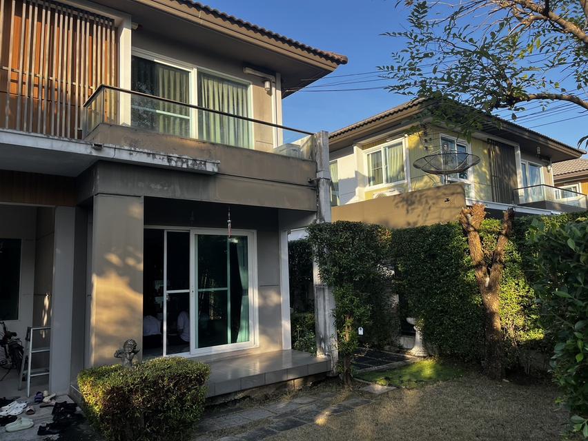 ให้เช่าบ้านเดี่ยว 55 ตรว. 2 ชั้น 3 ห้องนอน 3 ห้องน้ำ พร้อมเฟอร์และแอร์ทุกห้อง หิ้วกระเป๋าเข้าอยู่ได้เลย 1