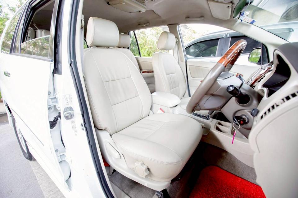 Toyota INNOVA 2.0V AT ปี 2012 สีขาว รุ่นท๊อปสุด 9