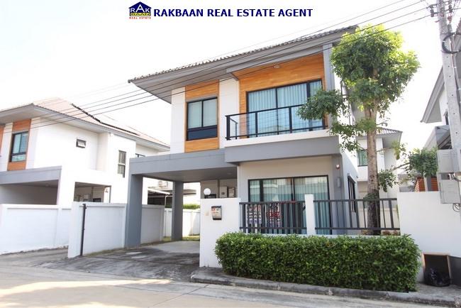 ขายบ้านใกล้แฟชั่นไอส์แลนด์ เสนาพาร์ควิลล์ 46.1 ตร.ว. 3 นอน 3 ห้องน้ำ ตกแต่งครบ สวย พร้อมผู้เช่า 35,000บาท ต่อเดือน 2