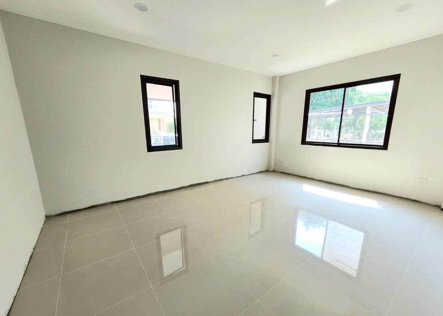 ขายบ้านรีโนเวทใหม่ โครงการ นันทวัน วงแหวน-รัตนาธิเบศร์ (Nantawan Wongwaen-Rattanathibet) เนื้อที่กว้าง 74 ตร.ว. ใกล้รถไฟฟ้าสายสีม่วงสถานีตลาดบางใหญ่ 4