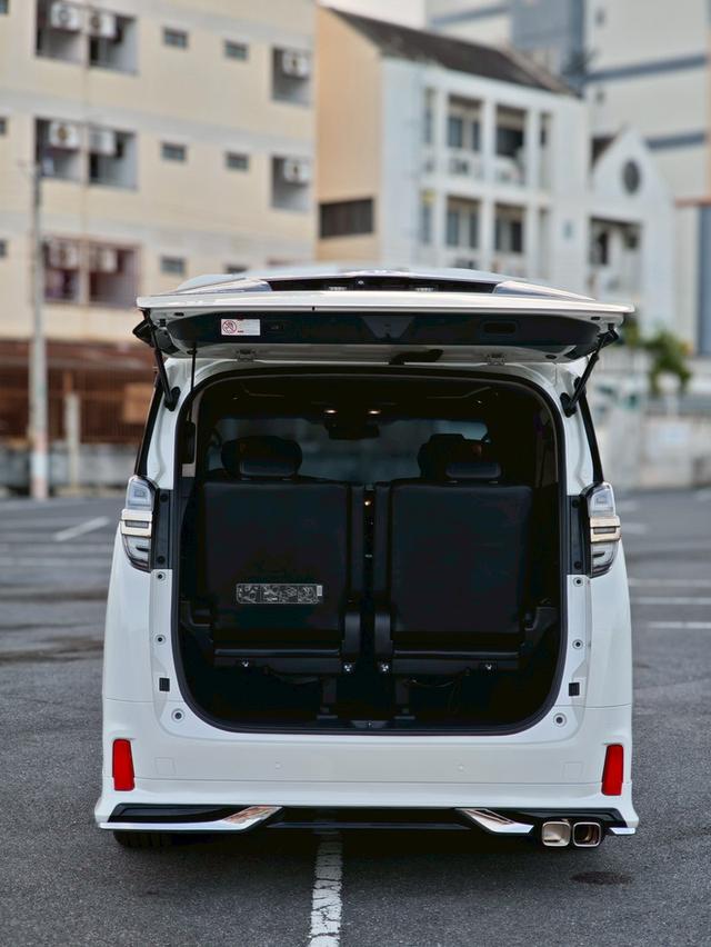 Toyota Vellfire 2.5 ZG Edition