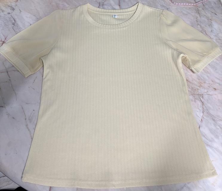 เสื้อผ้ายืดแขนชีฟองสีเหลืองอ่อน