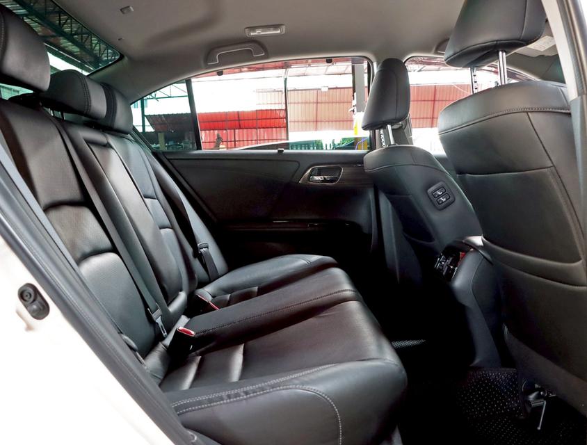 HONDA ACCORD 2.0 EL i-VTEC ปี 2016 15