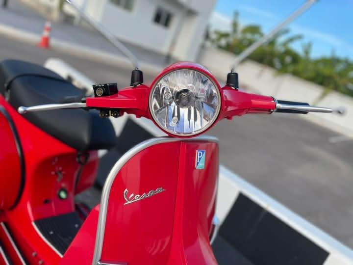 Vespa PX 125 สีแดง 3