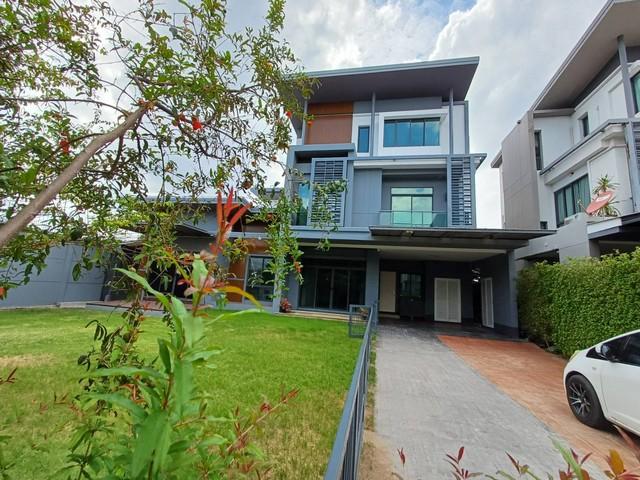 ให้เช่าบ้าน 3 ชั้นหลังมุม 5 นอน ย่านเลียบด่วน 128 ตรว. นาราสิริ ไฮด์อเวย์ Narasiri Hideaway โยธินพัฒนา3 ใกล้เลียบด่วน ใก