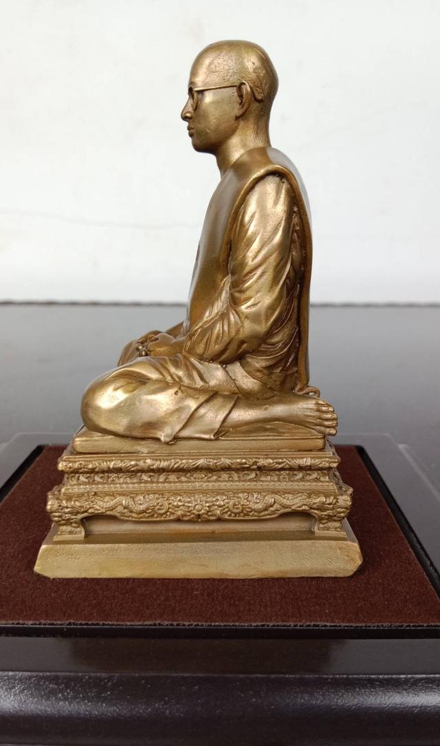 560.พระบรมรูปในหลวงทรงผนวช พลังแผ่นดิน ปี 2554 4