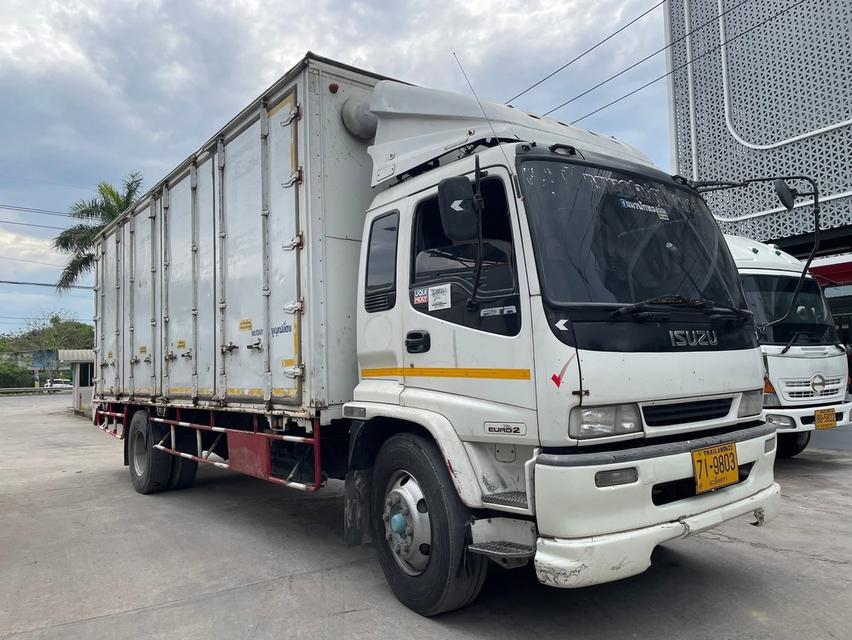 ISUZU FTR รถ 6 ล้อ ตู้บรรทุกมือสอง 2