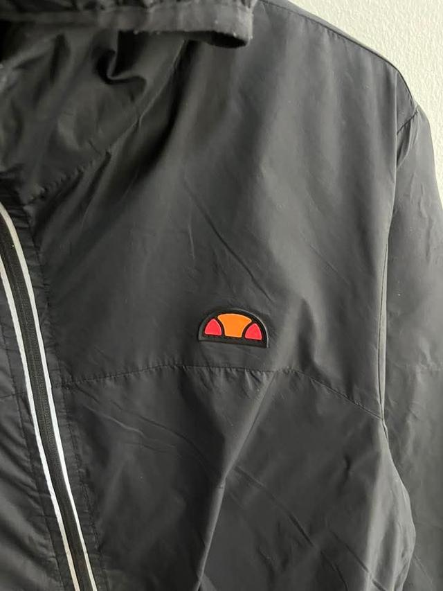 ellesse เสื้อคลุมมือสองนำเข้า รูปที่ 14