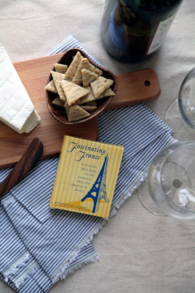 ชุดบัตรความรู้ : ฝรั่งเศสอันน่าหลงใหล A Quiz Deck of Fascinating France รูปที่ 2